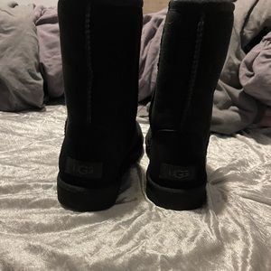 *BRAND NEW* UGH classic short || boot size 6